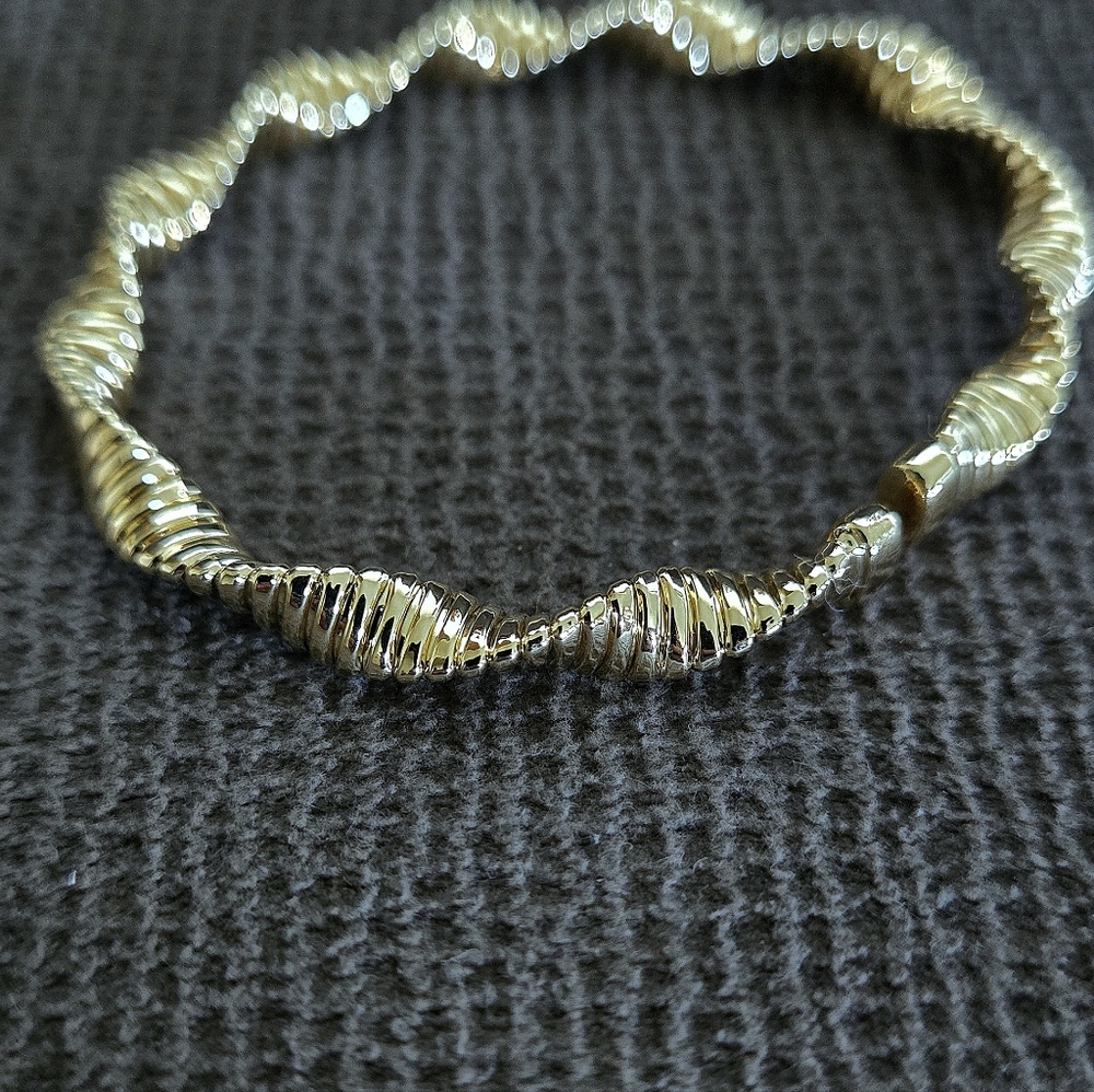 Caldelli Twisted🧬 Gold💛 Flexible Cuff Bracelet - NWT - Picture 10 of 16